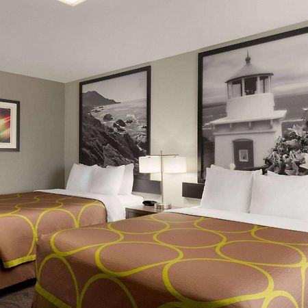 Hotel Super 8 By Wyndham Eureka Exteriér fotografie