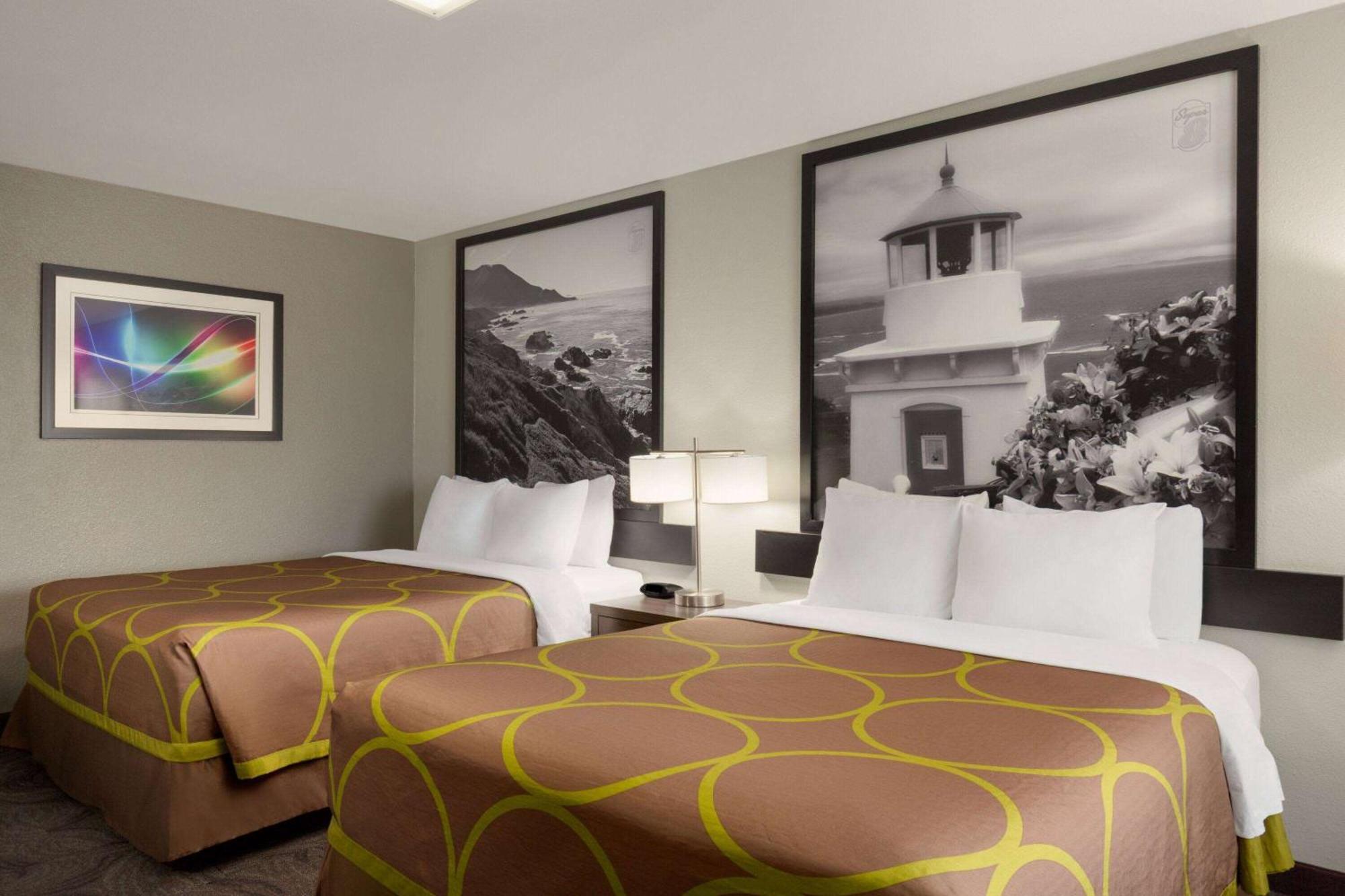 Hotel Super 8 By Wyndham Eureka Exteriér fotografie
