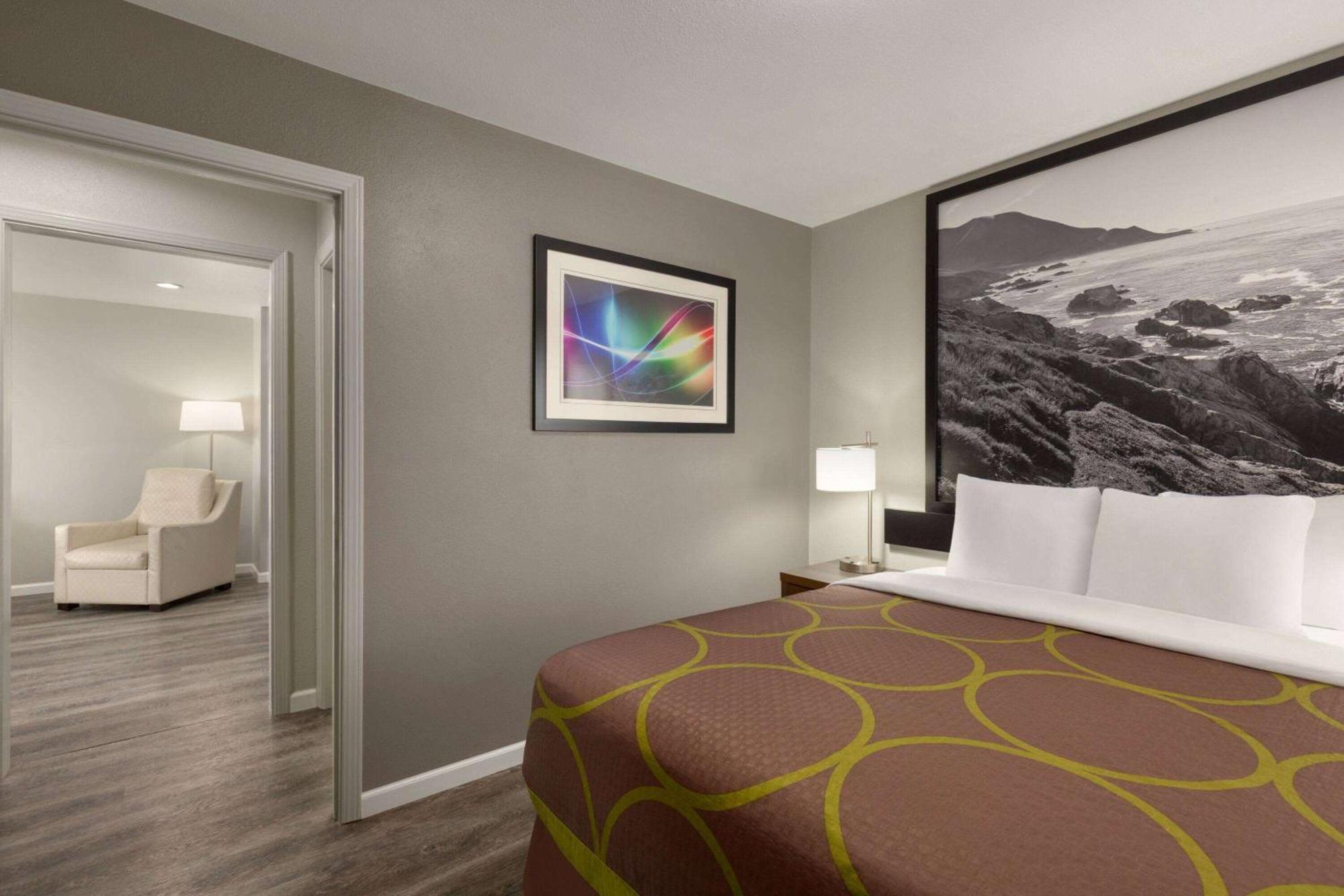 Hotel Super 8 By Wyndham Eureka Exteriér fotografie