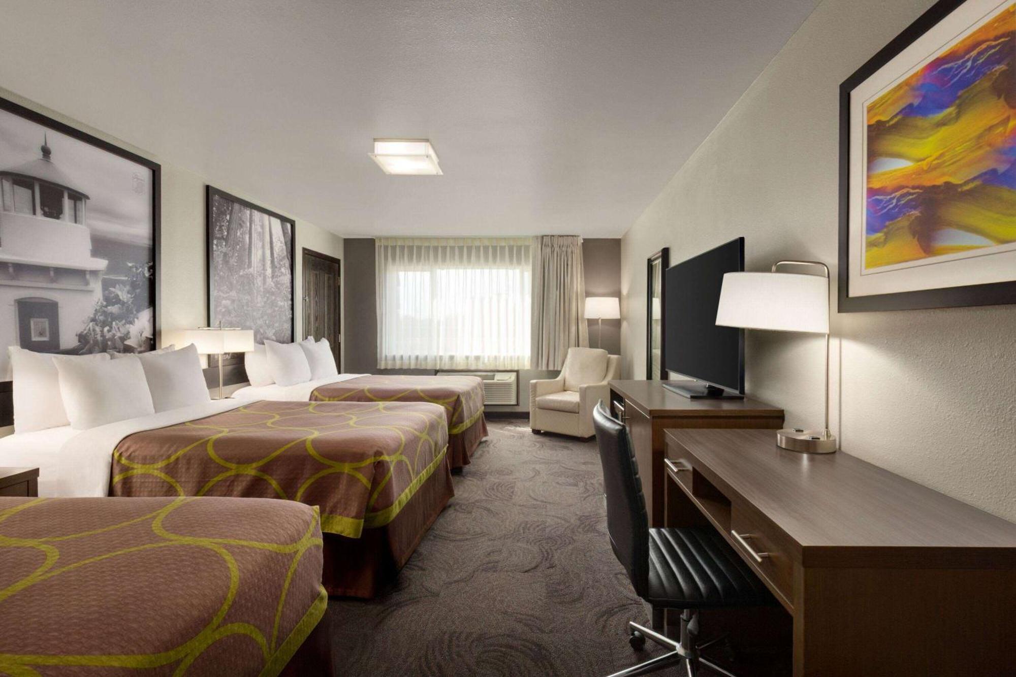 Hotel Super 8 By Wyndham Eureka Exteriér fotografie