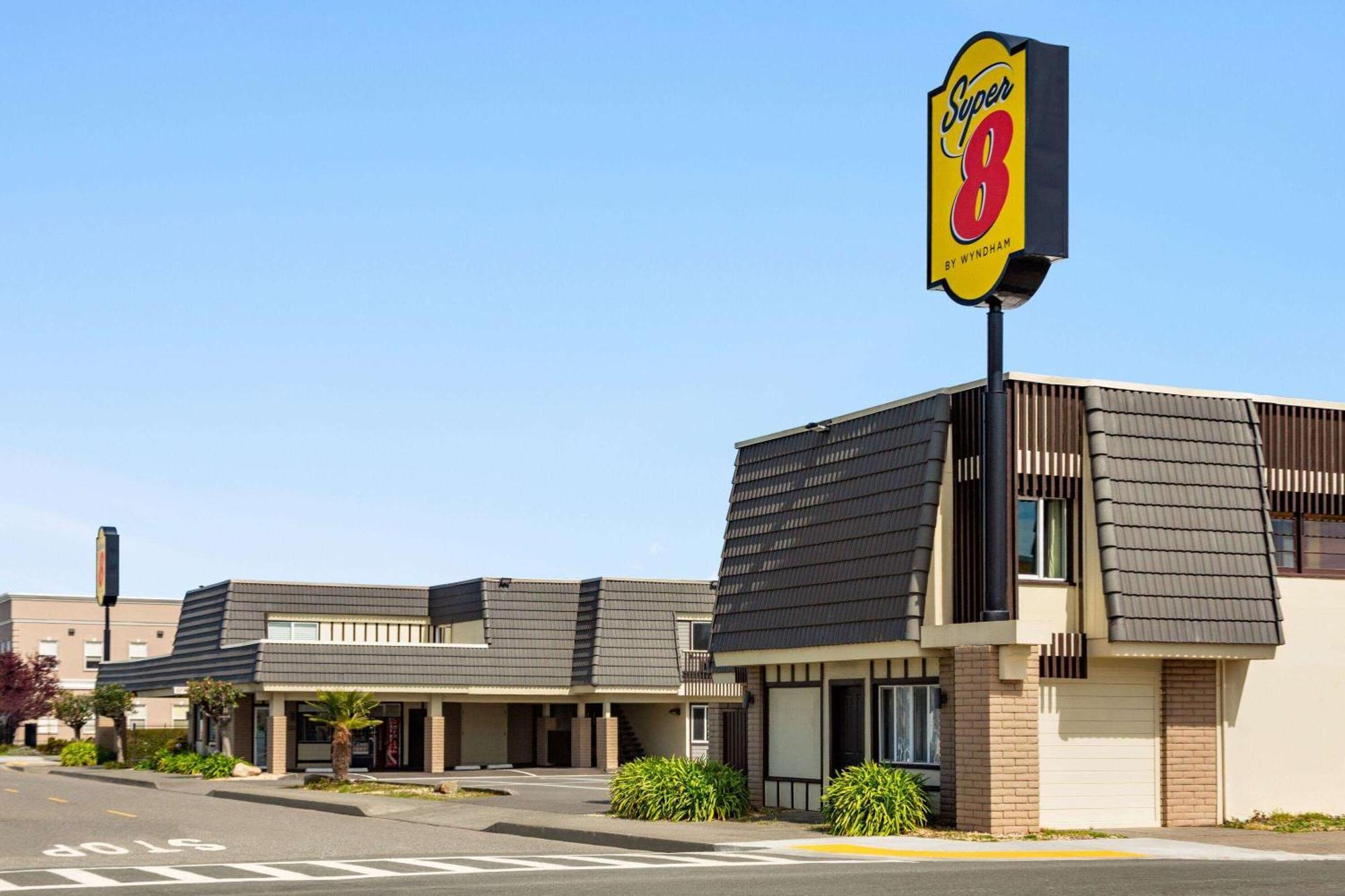 Hotel Super 8 By Wyndham Eureka Exteriér fotografie